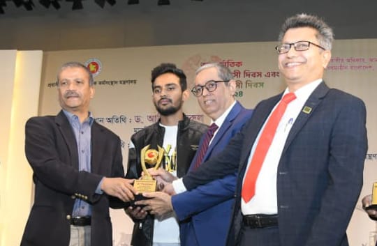 জাতীয় পর্যায়ে রেমিট্যান্স এওয়ার্ড ২০২৪ পেল ন্যাশনাল ব্যাংক